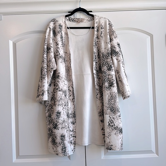 Philosophy Sweaters - Philosophy 2X Animal Print Faux Leather Open Front Cardigan with Pockets